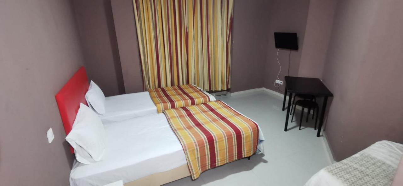 Hostal Gracia Torrejón de Ardoz Eksteriør billede